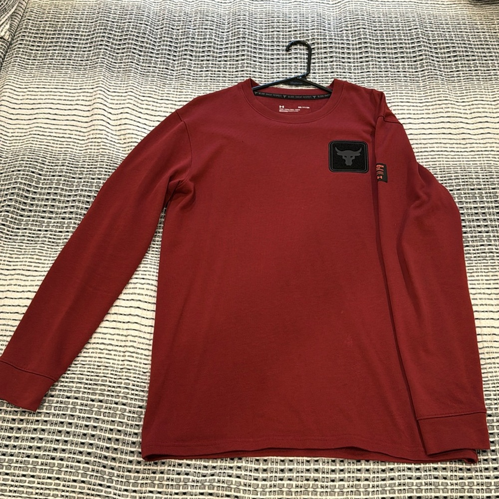 Project rock long sleeve